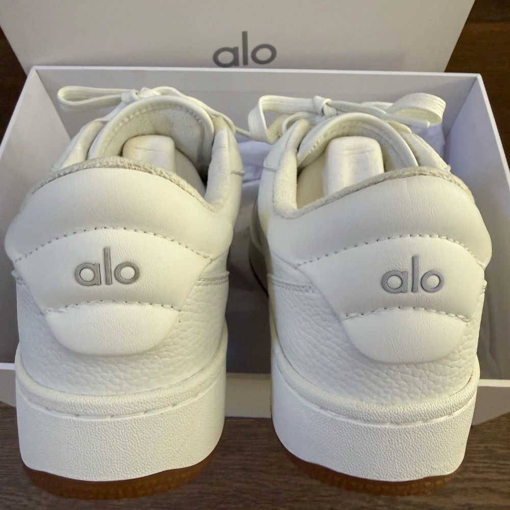 Alo Yoga Recovery Mode Low-Top Sneaker In White - Picture 5 of 6